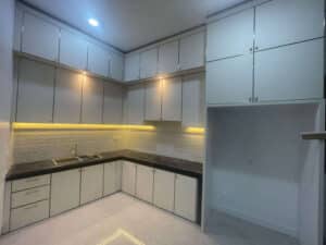 kitchen set minimalis warna gelap