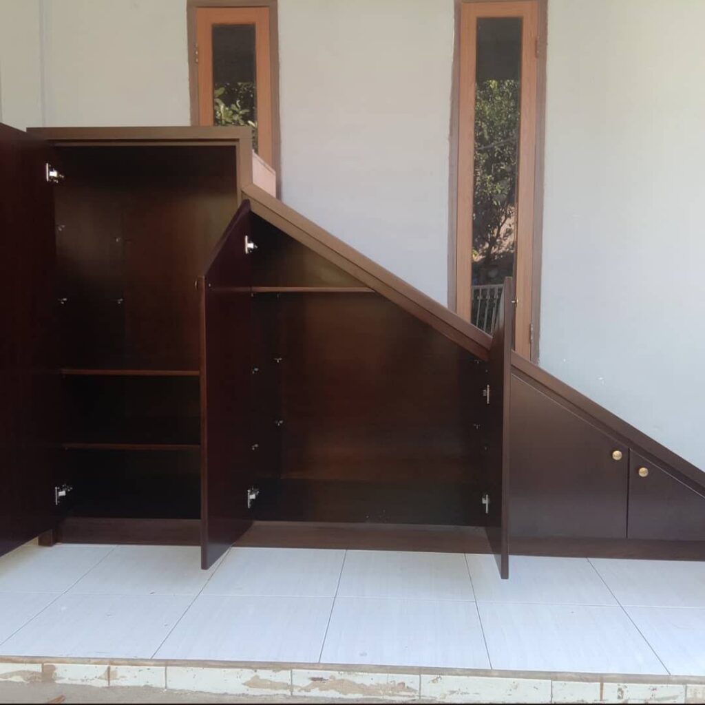 custom lemari bawah tangga